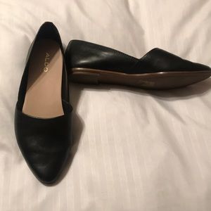 Excellent condition Aldo flats size 6